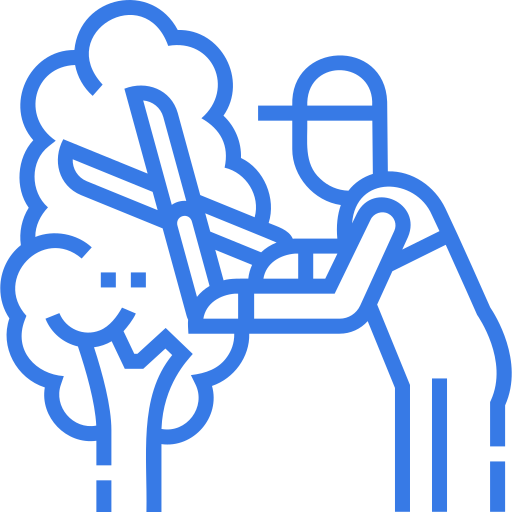 Mann schneidet Hecke